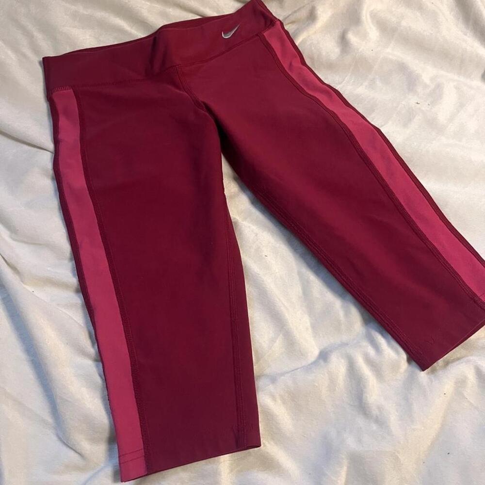 Nike Dri-FIT Pink Capri Leggings Size Small
